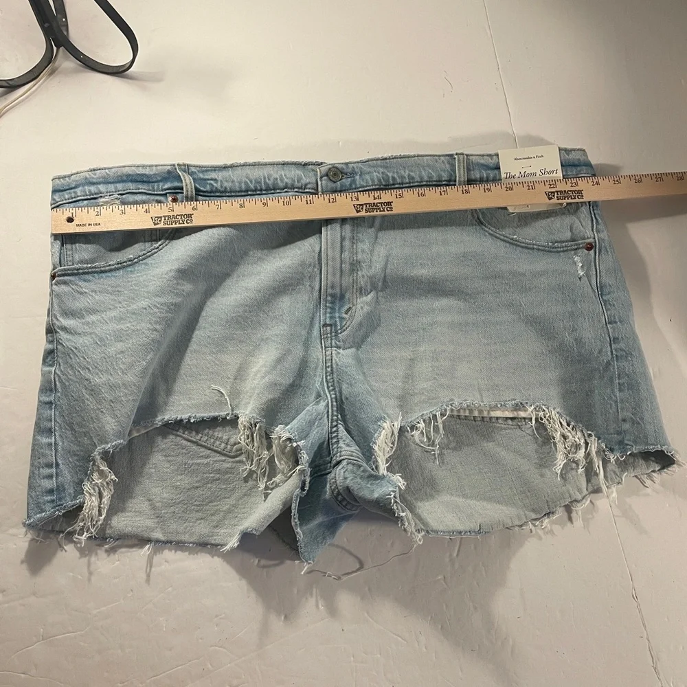 Abercrombie And Fitch The Mom Short High Rise NWT - Picture 7 of 9